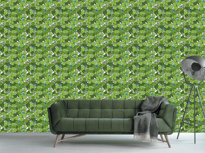 patterned-wallpaper-florets-on-foliage