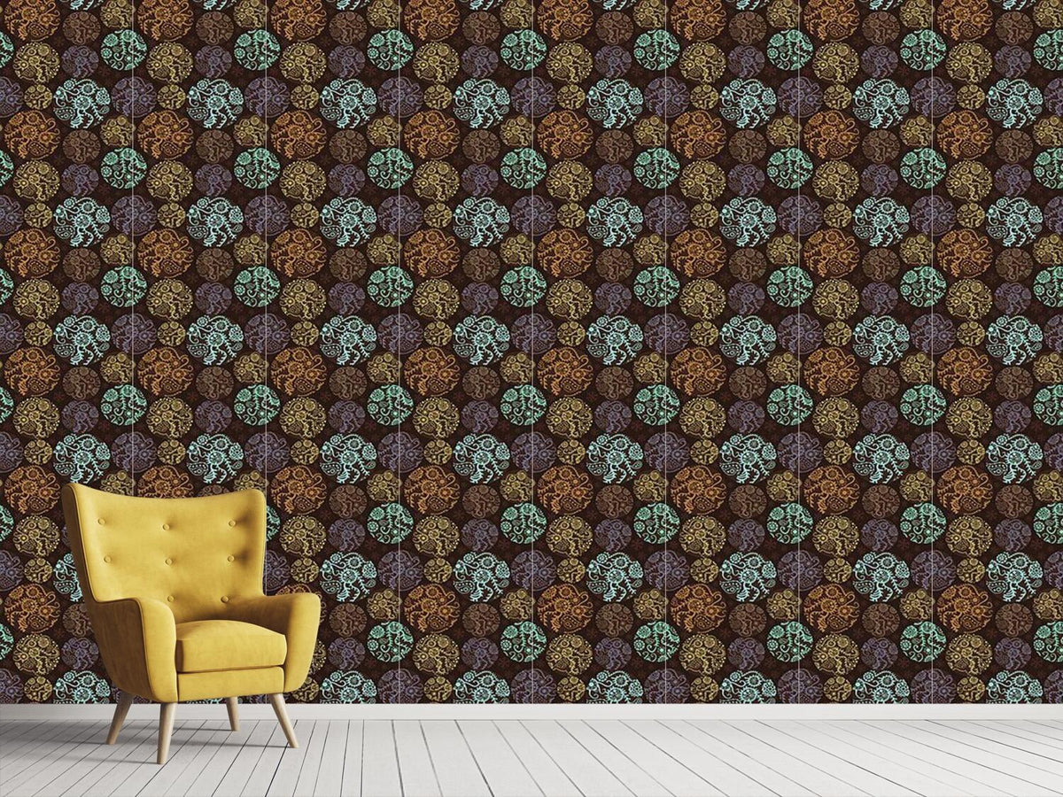 patterned-wallpaper-festive-patchwork-circles