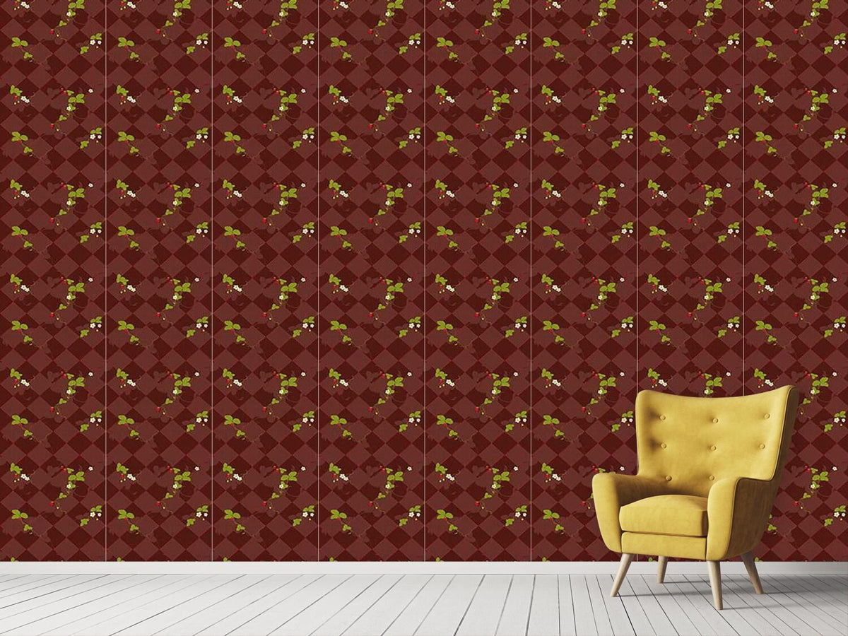 patterned-wallpaper-wood-strawberries