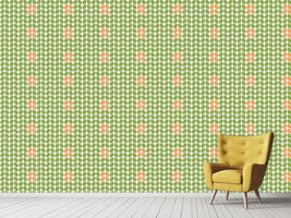 patterned-wallpaper-sorted-leaves