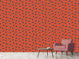 patterned-wallpaper-squiggles-on-dots