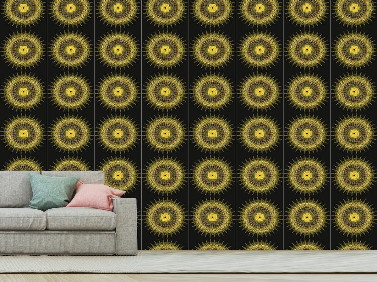 patterned-wallpaper-golden-chariot