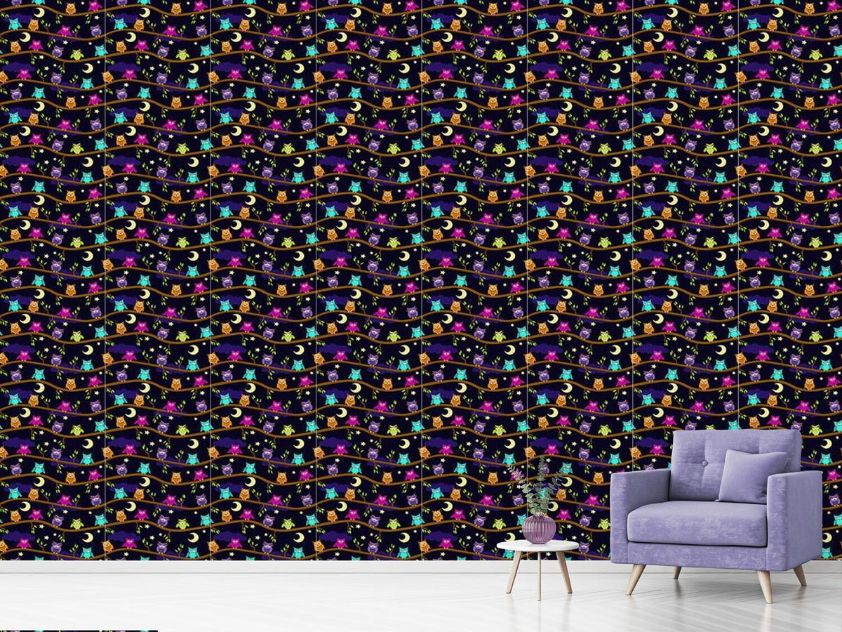 patterned-wallpaper-a-night-at-the-owl-hotel