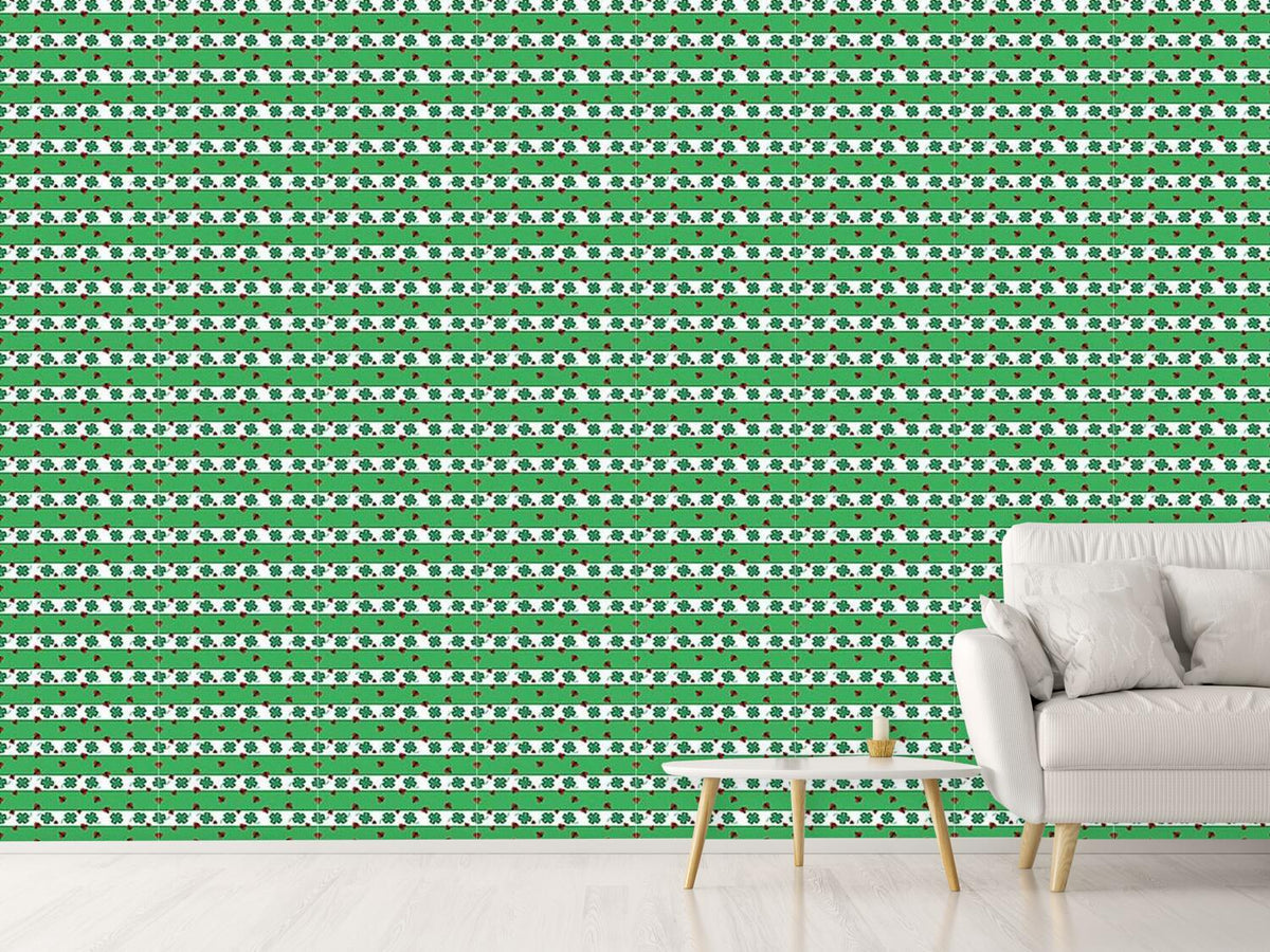 patterned-wallpaper-border-of-luck