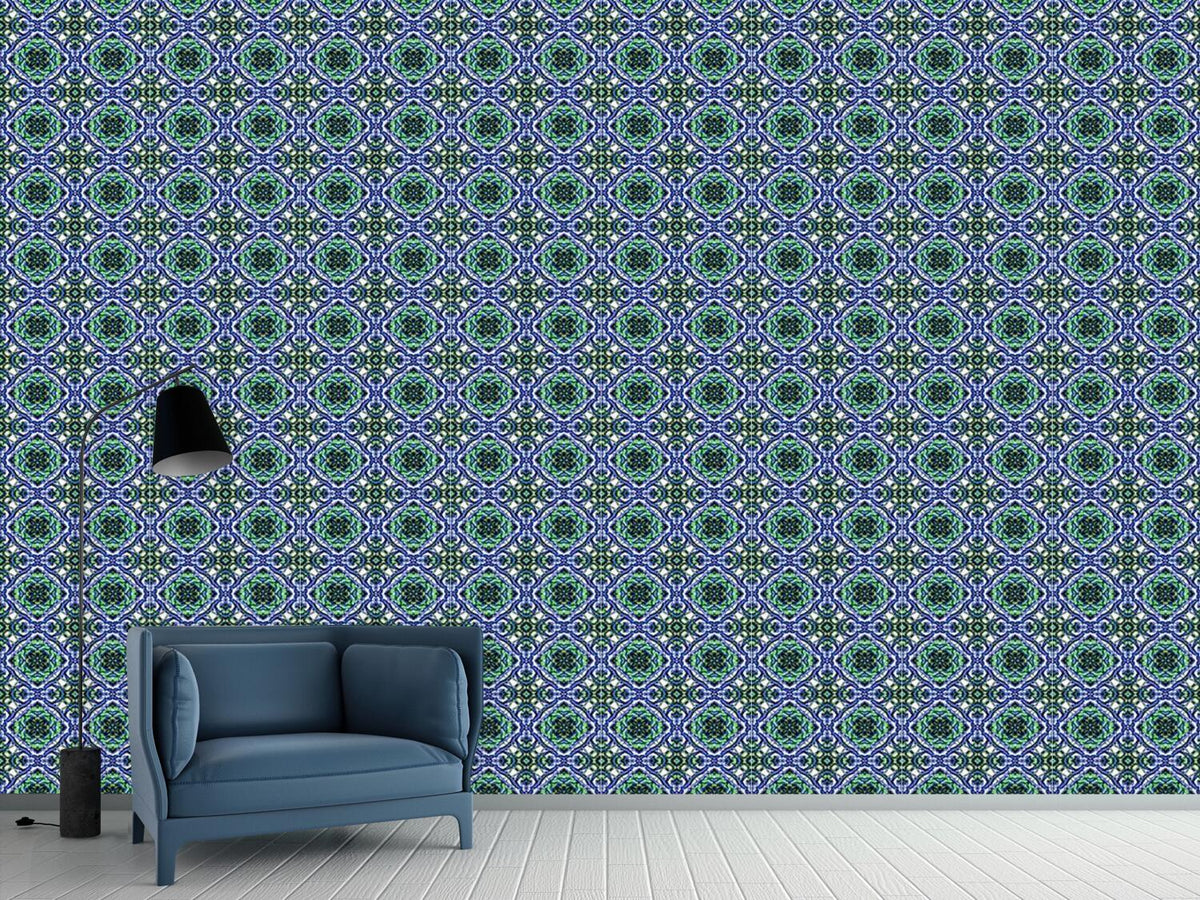 patterned-wallpaper-in-the-palace-garden