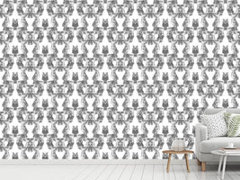 patterned-wallpaper-the-lady-wears-black