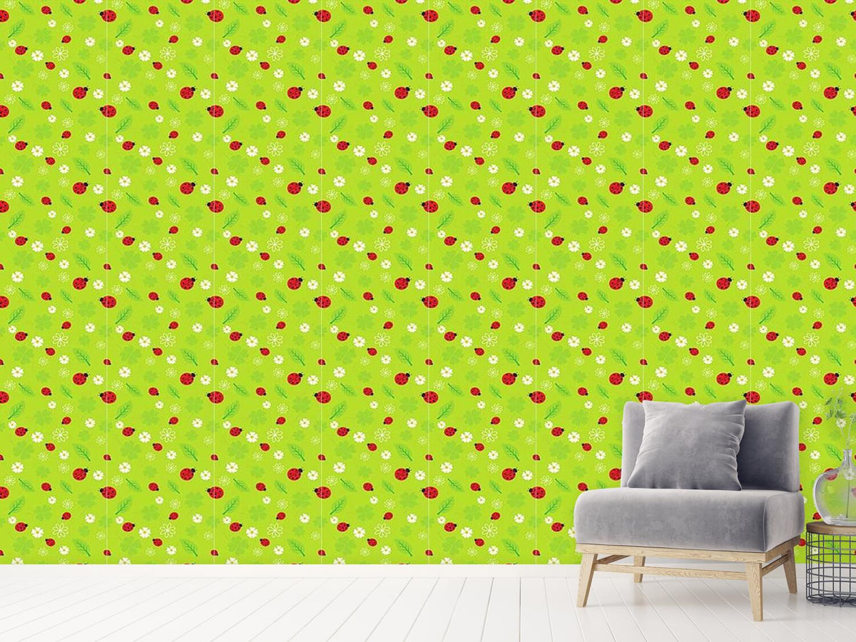 patterned-wallpaper-ladybug-luck