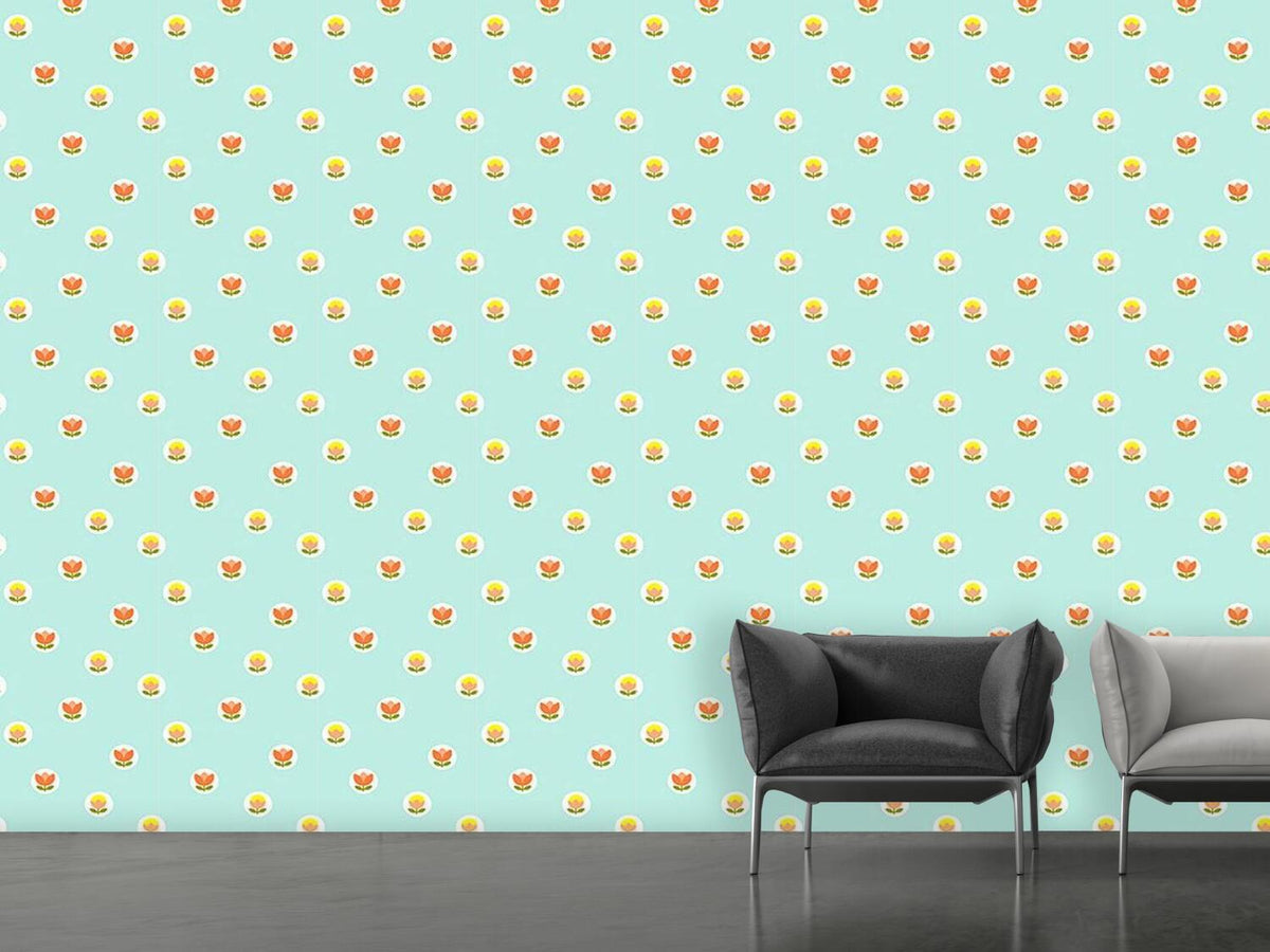 patterned-wallpaper-retro-flowers-in-the-spotlight